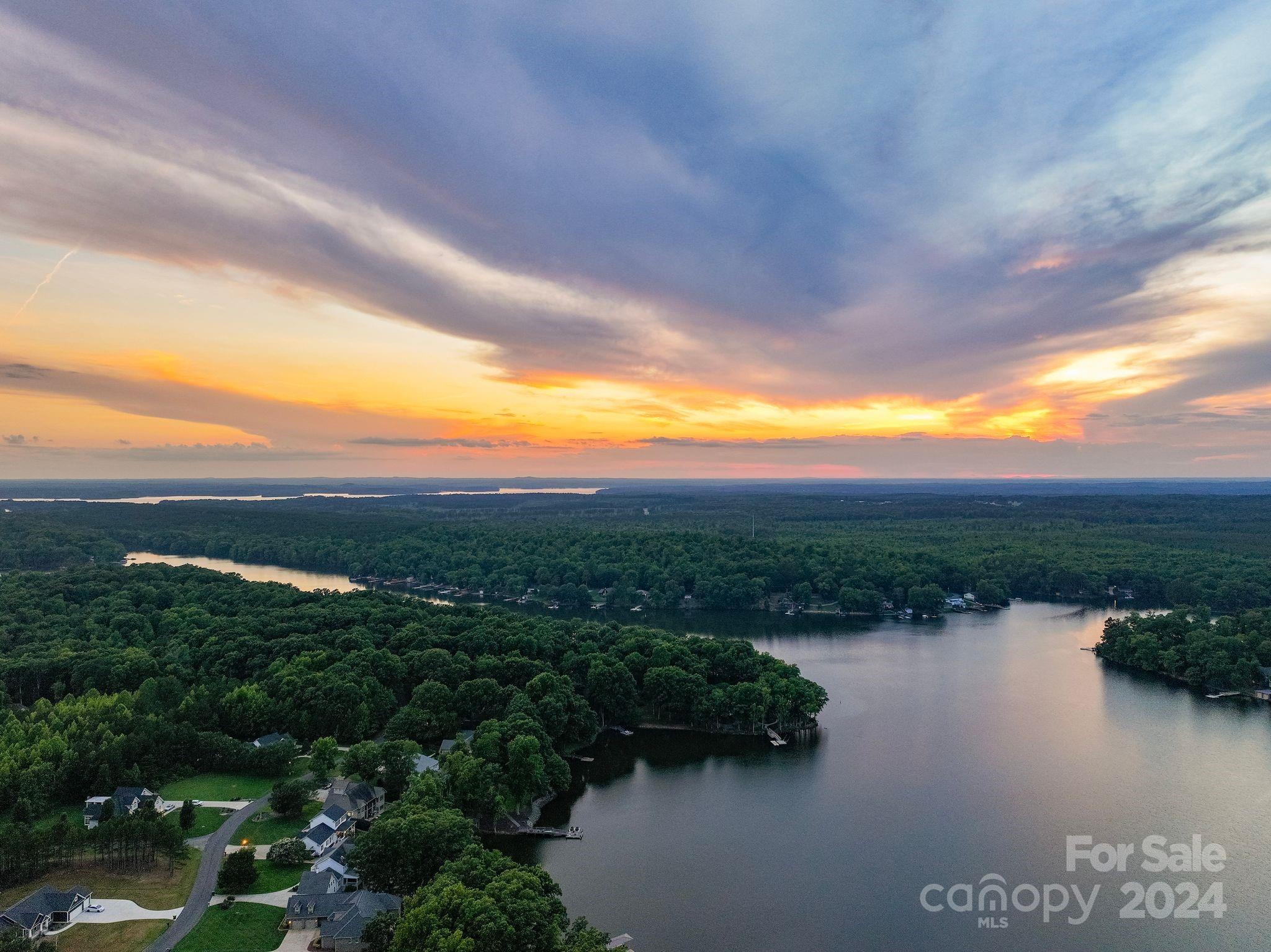 303 Potters Landing