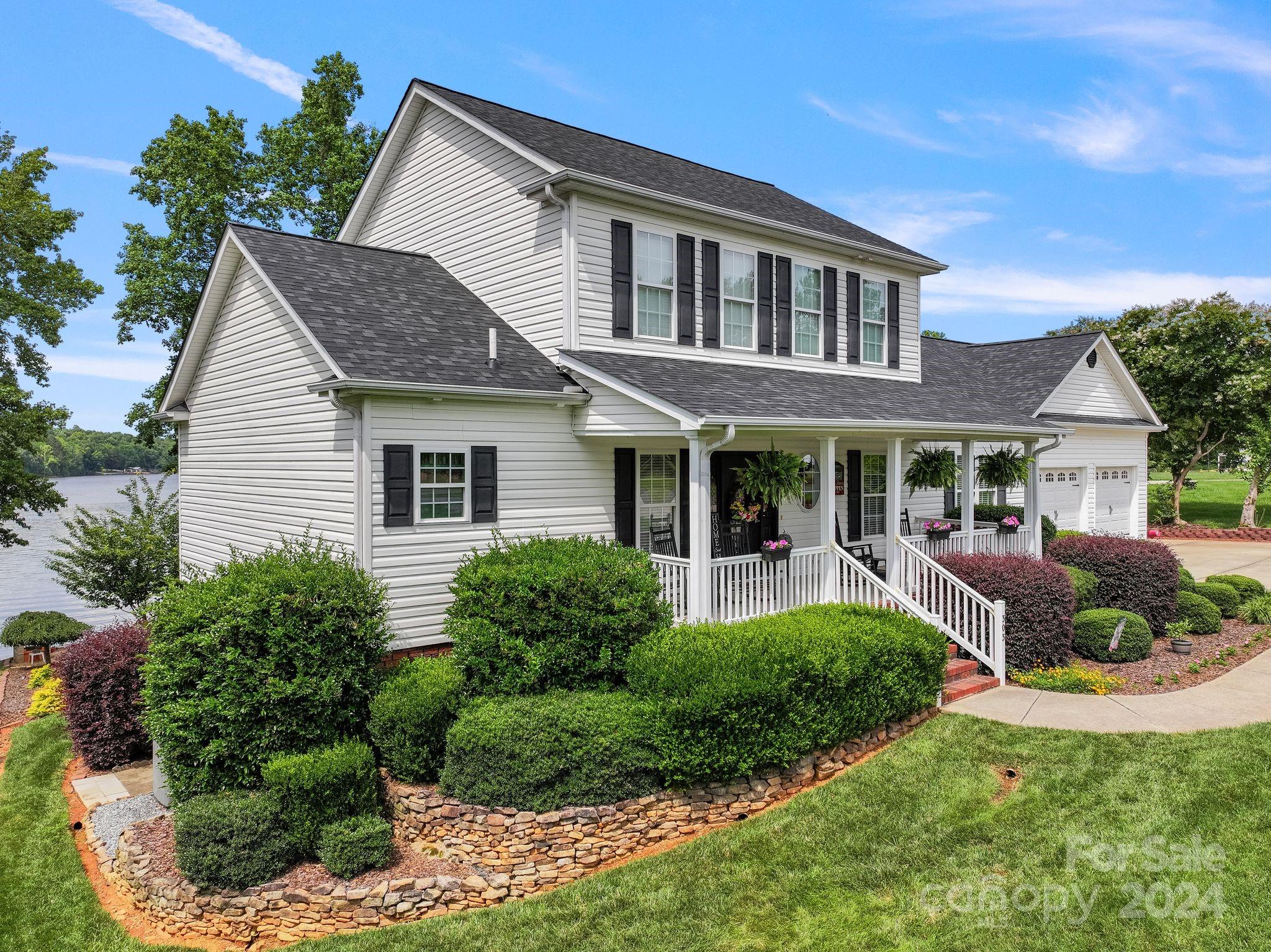 303 Potters Landing