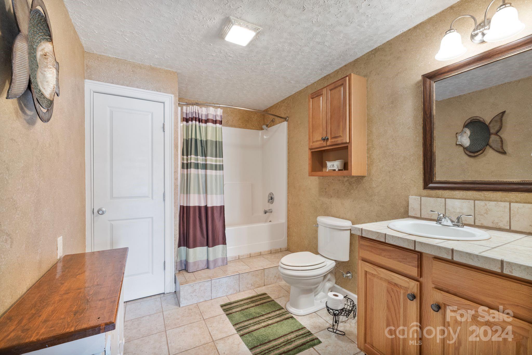 303 Potters Landing