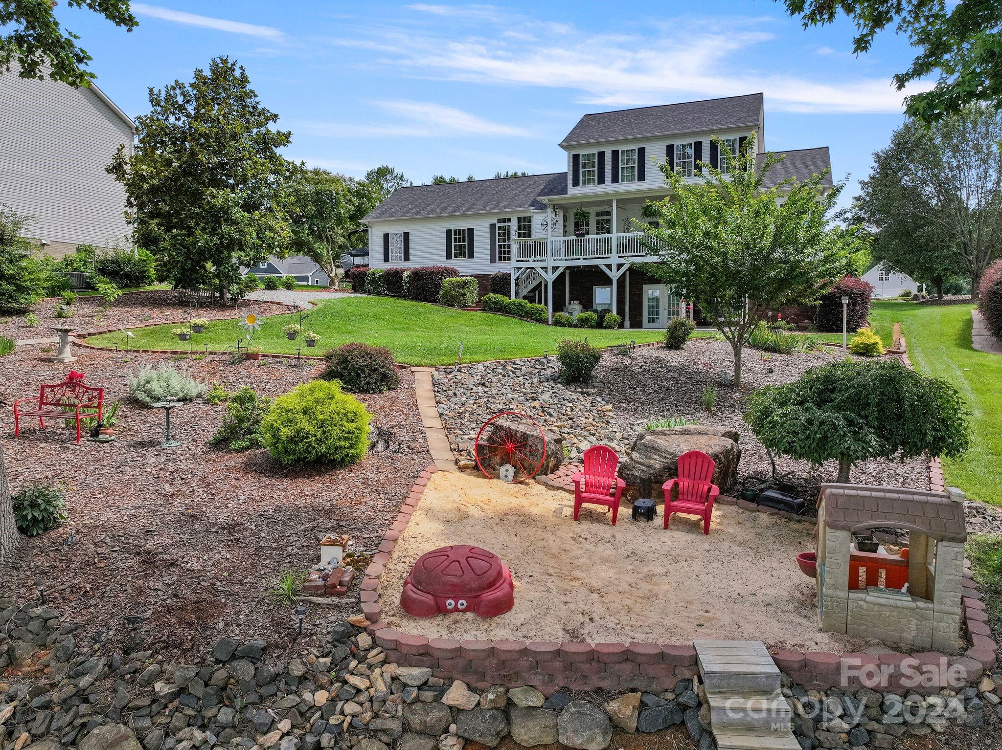 303 Potters Landing