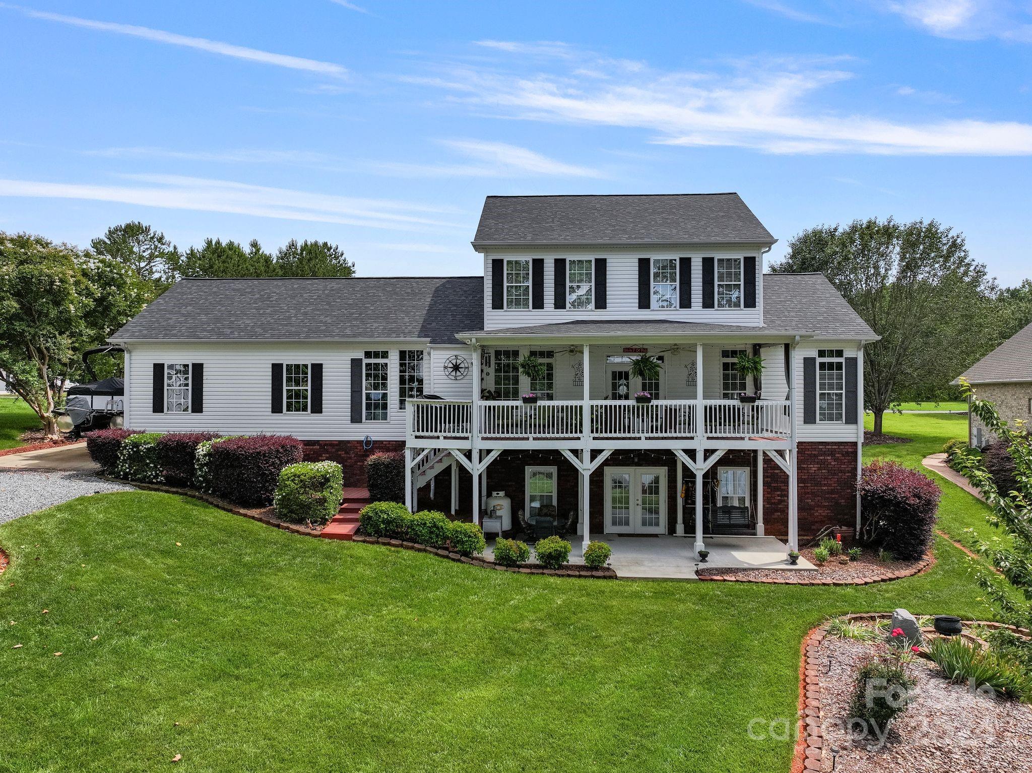 303 Potters Landing