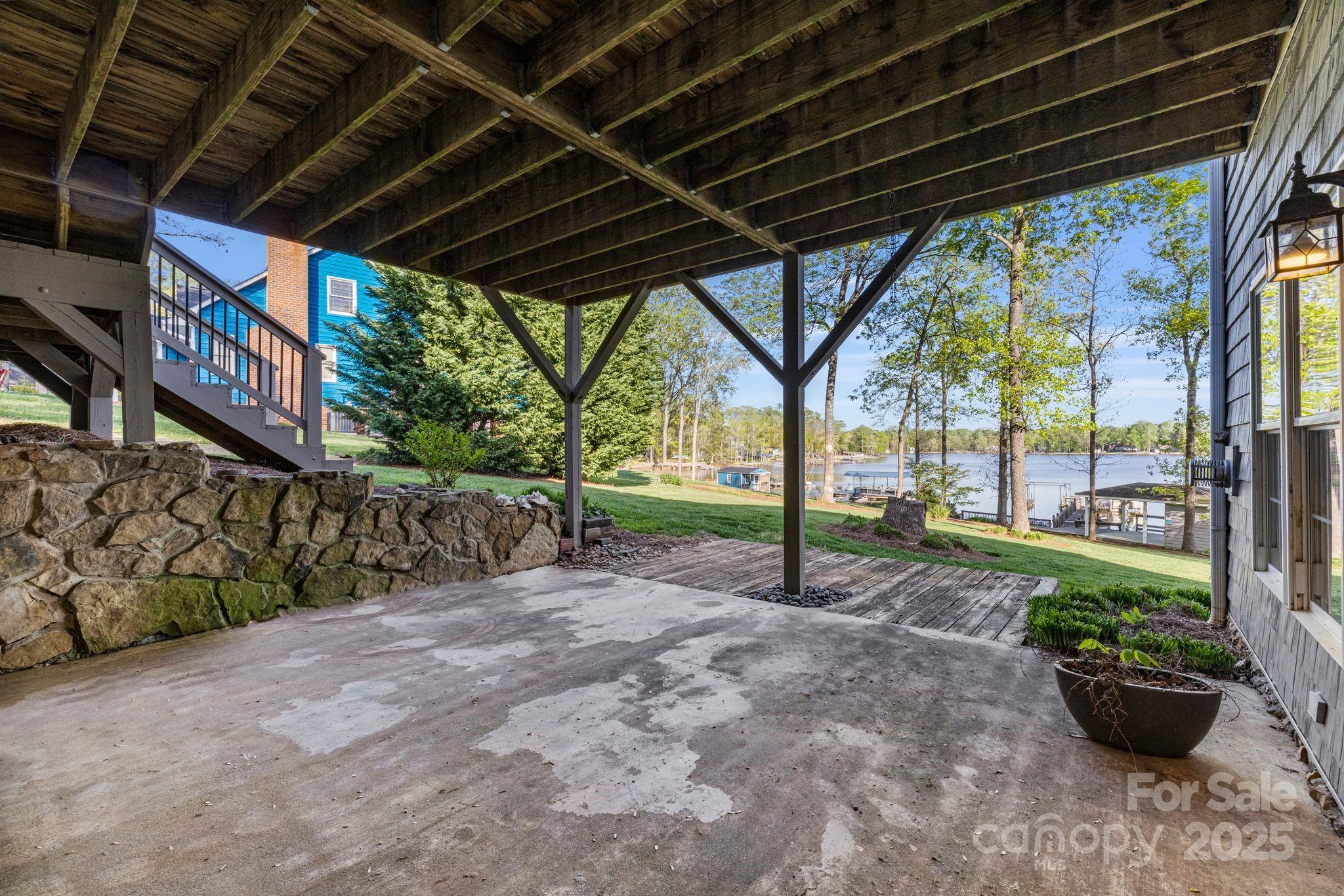 1711 Riverside Drive