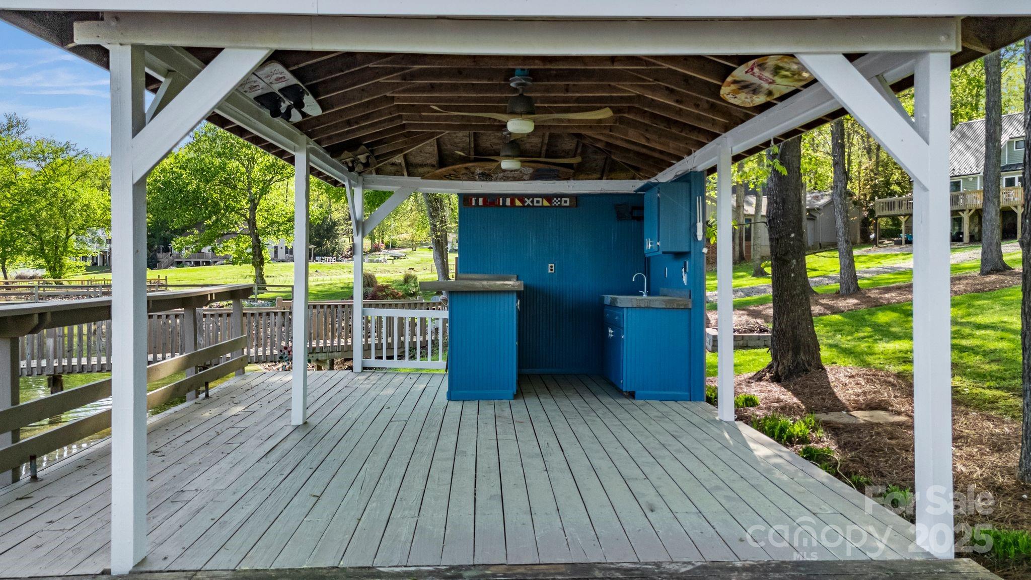 1711 Riverside Drive