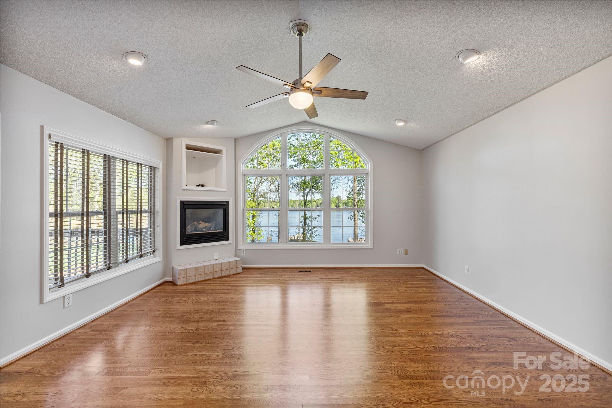 1711 Riverside Drive