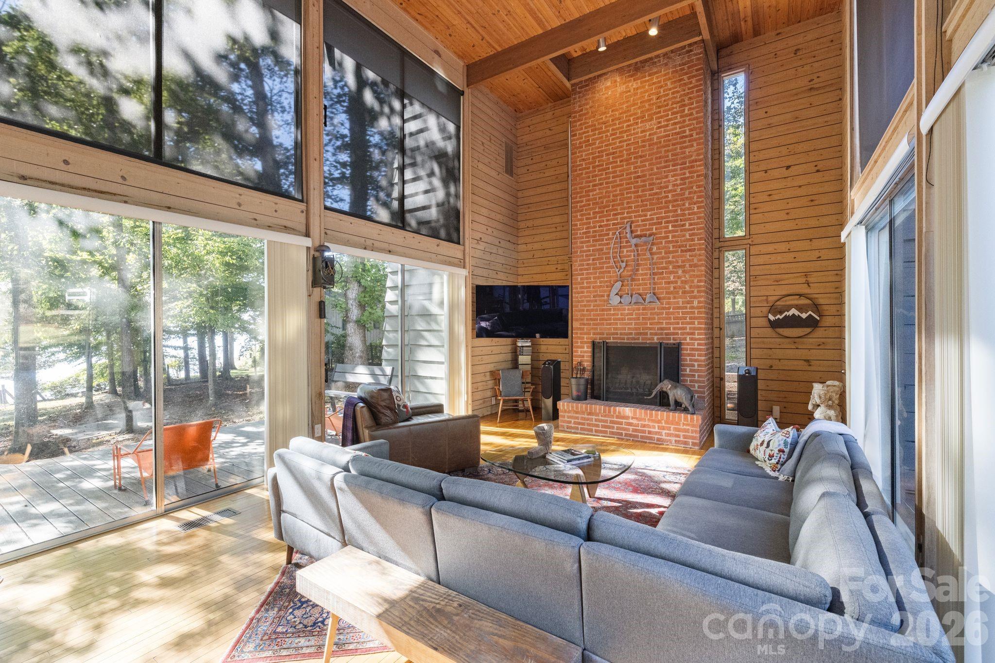 1112 Riverwood Drive
