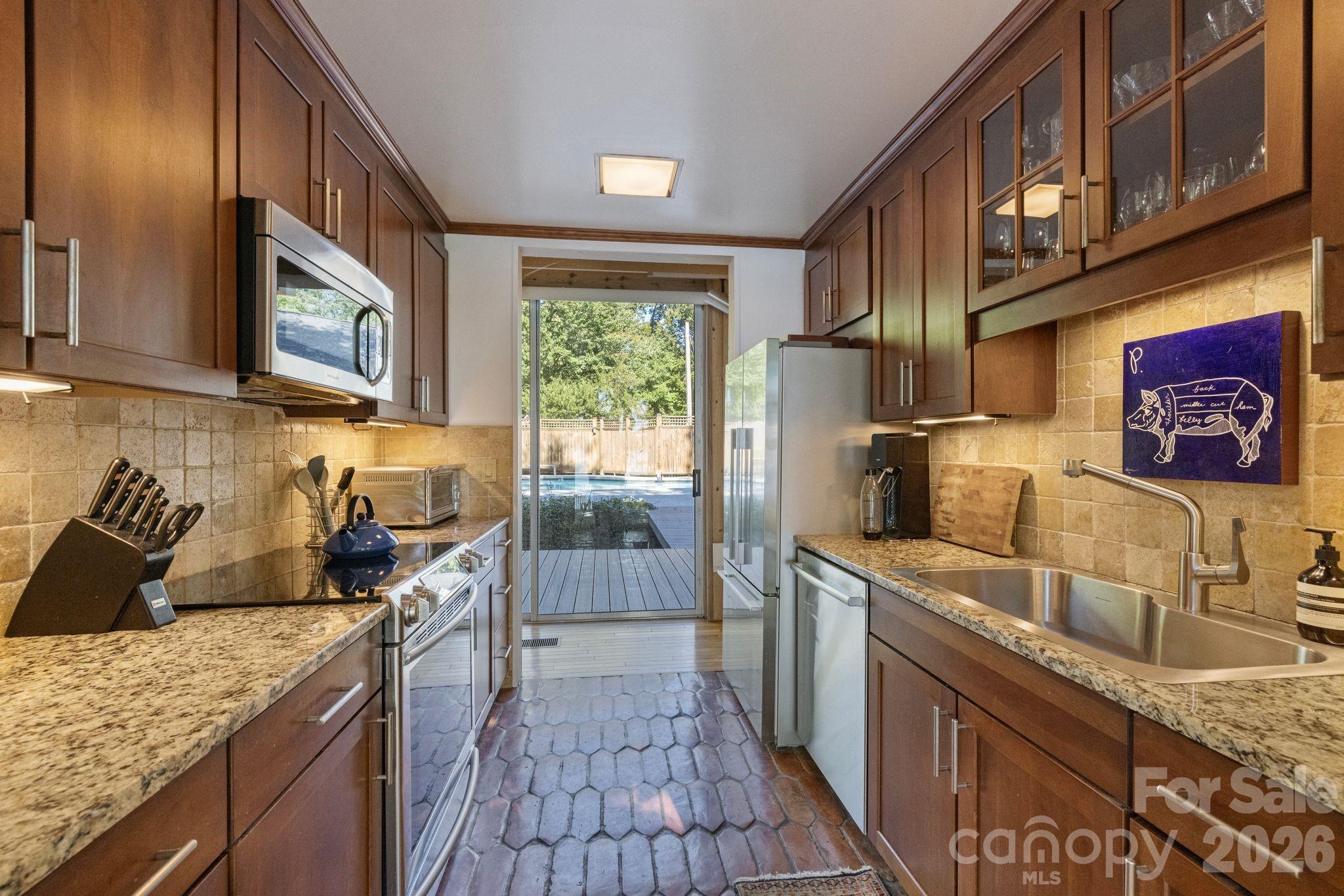 1112 Riverwood Drive