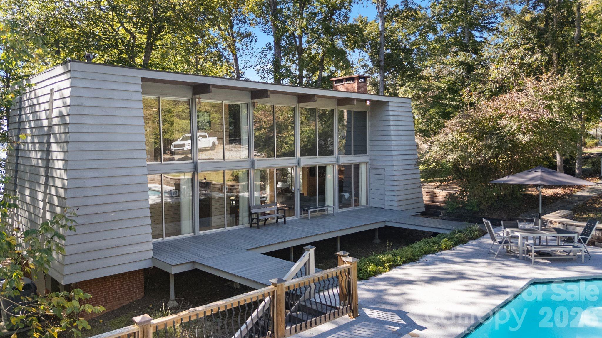 1112 Riverwood Drive