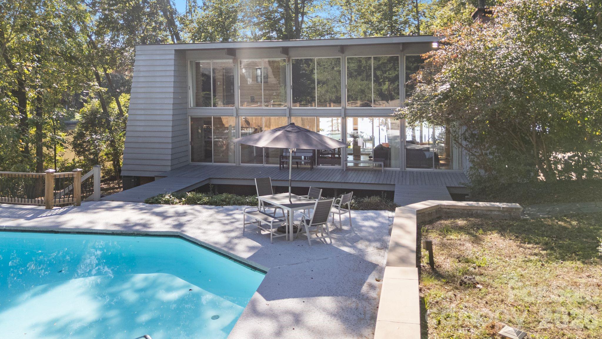 1112 Riverwood Drive