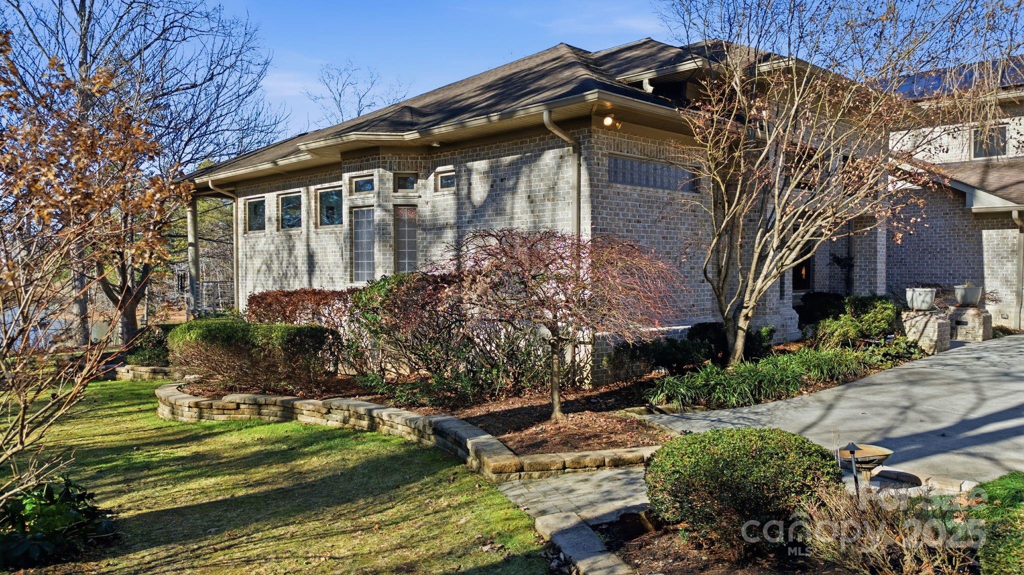 637 Wildflower Trail
