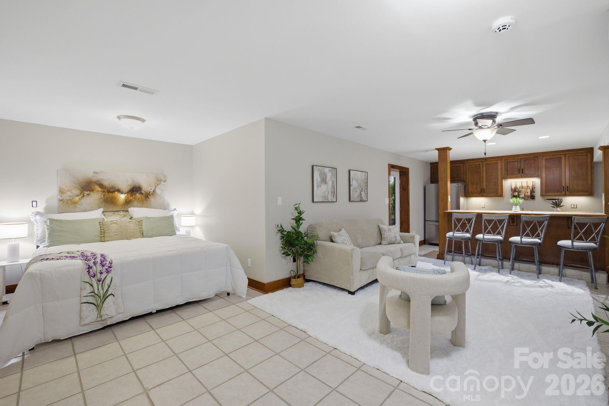 901 Sunset Pointe Drive