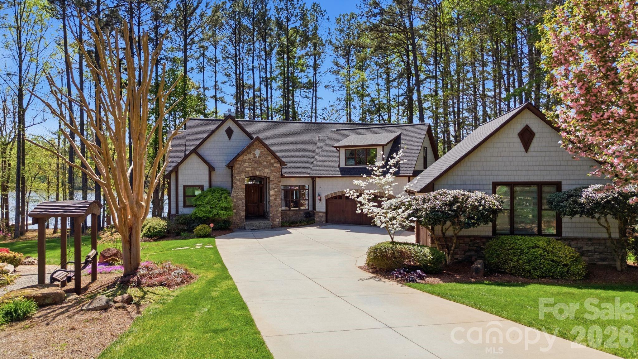 901 Sunset Pointe Drive