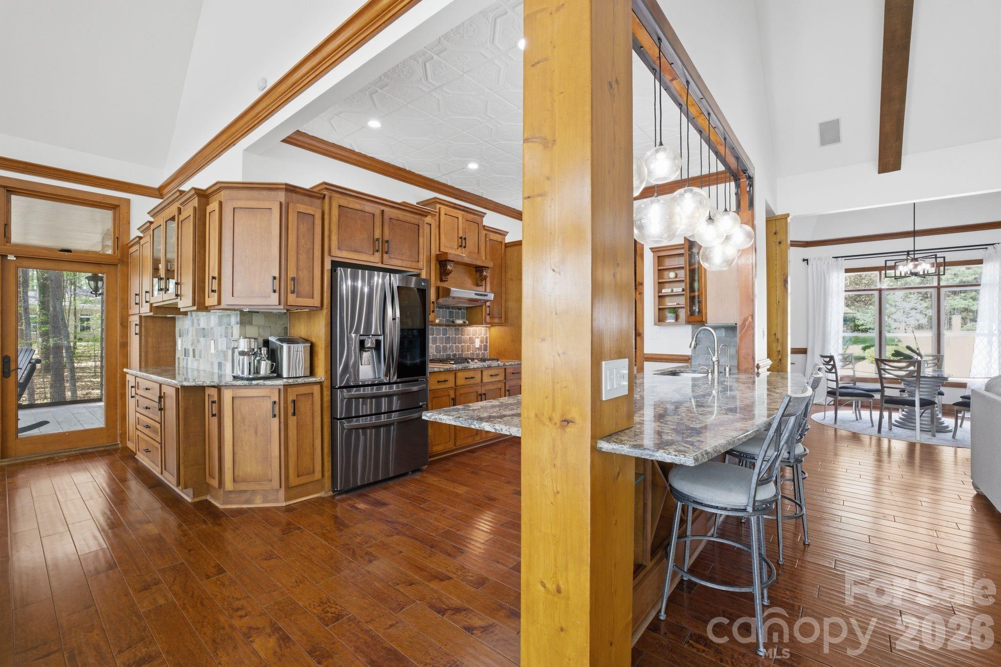 901 Sunset Pointe Drive