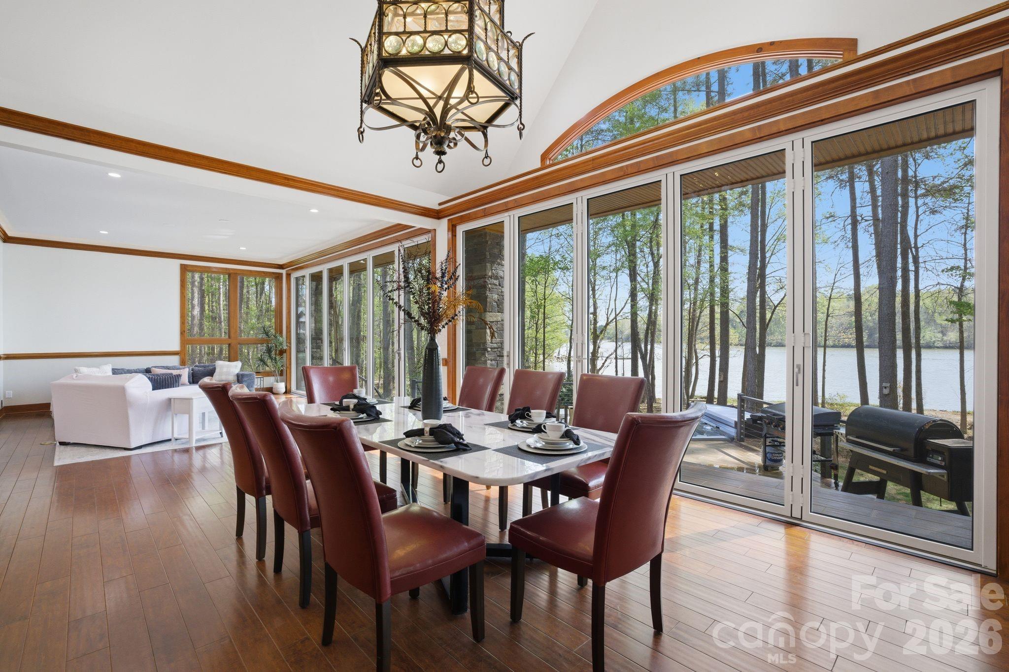 901 Sunset Pointe Drive