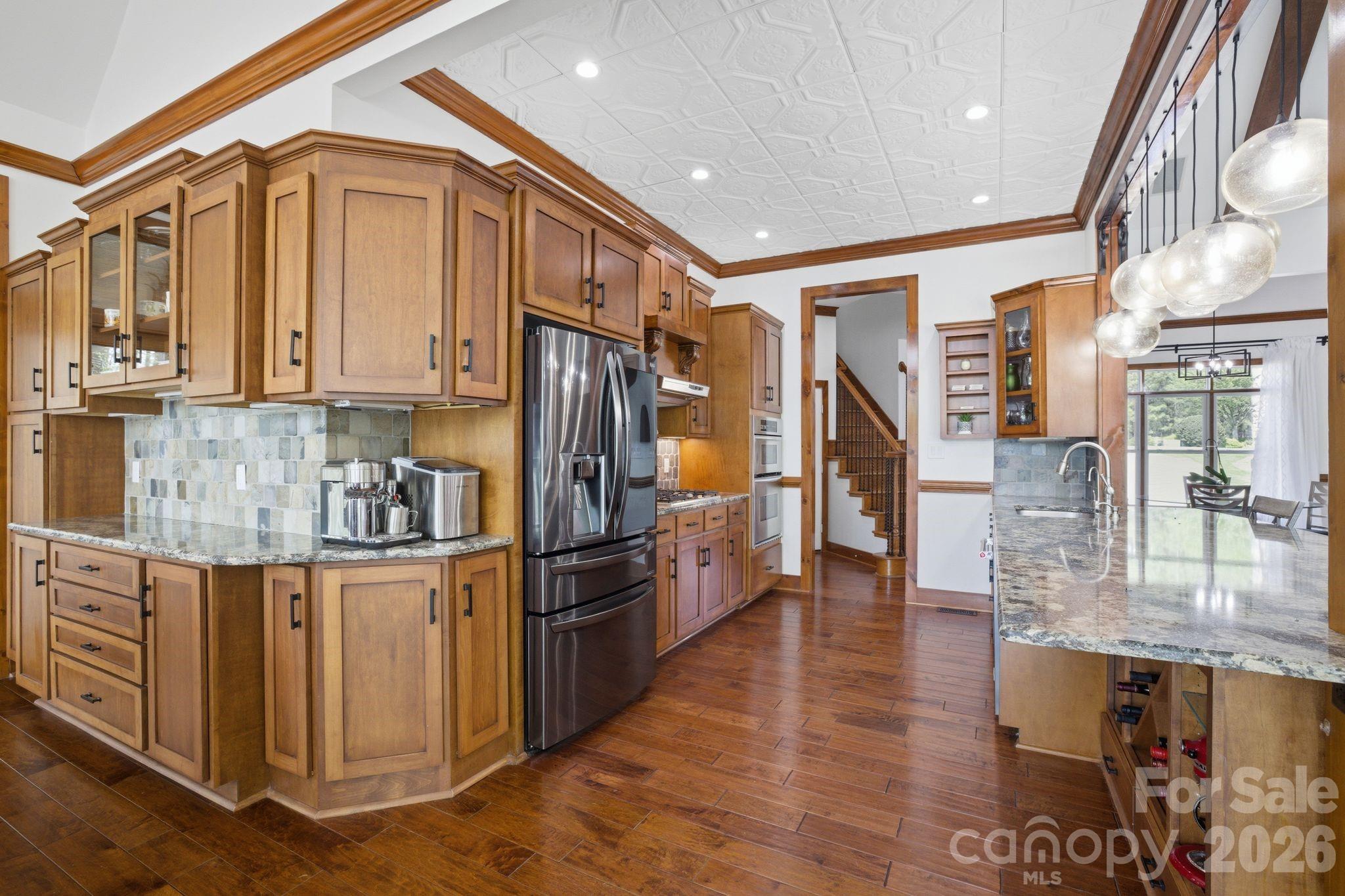 901 Sunset Pointe Drive