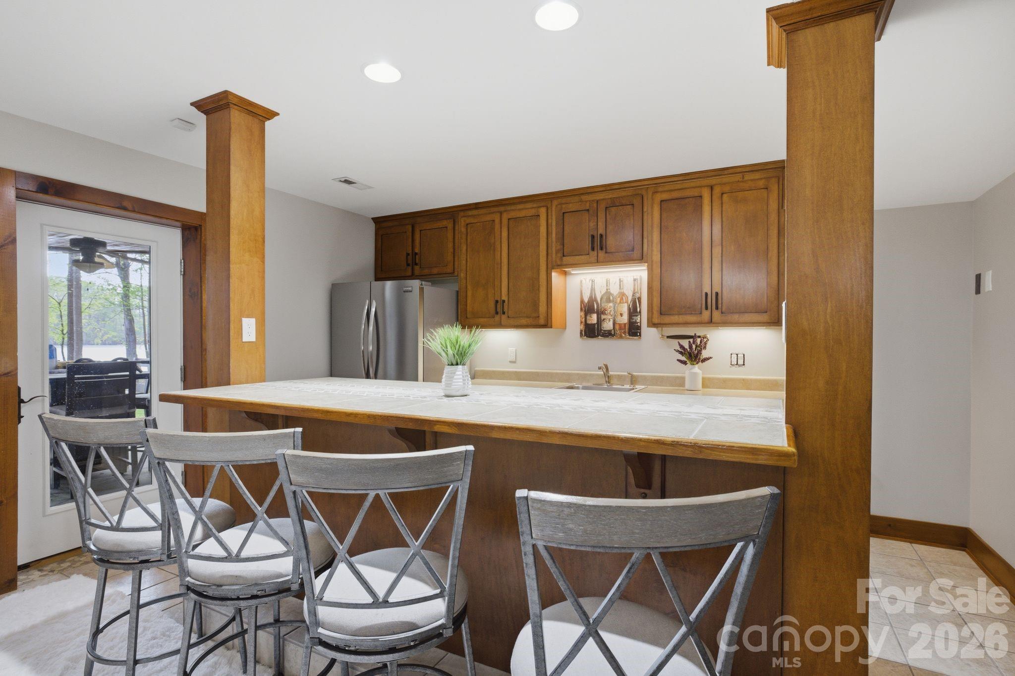 901 Sunset Pointe Drive