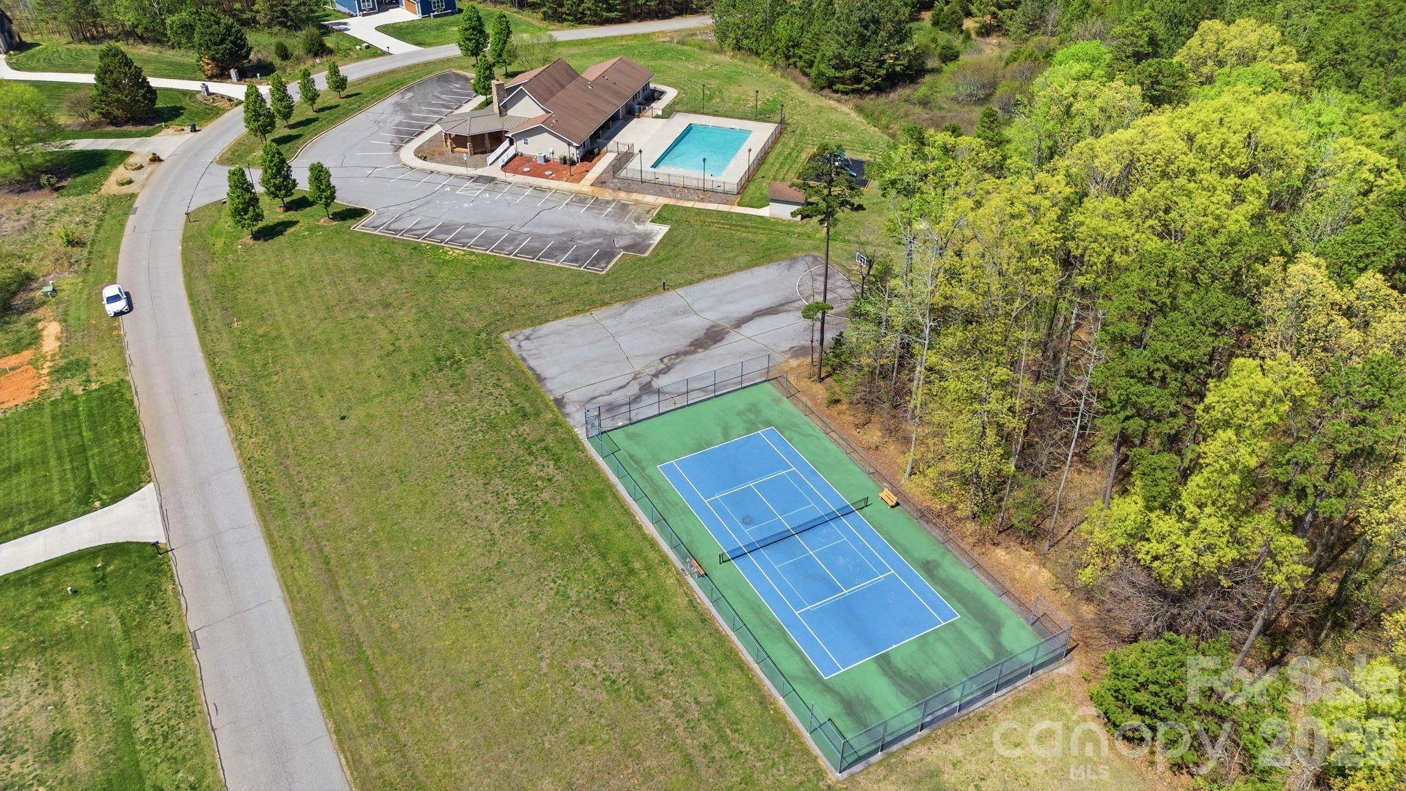 901 Sunset Pointe Drive