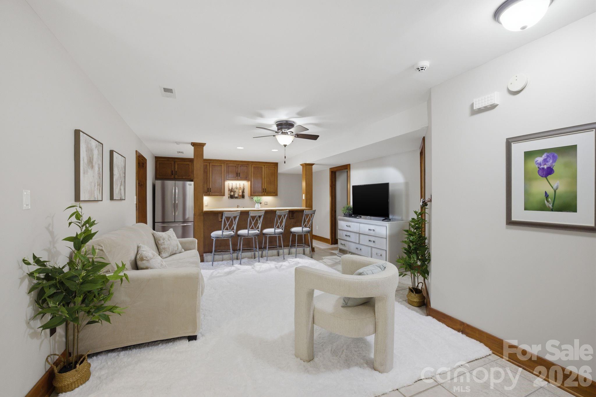 901 Sunset Pointe Drive