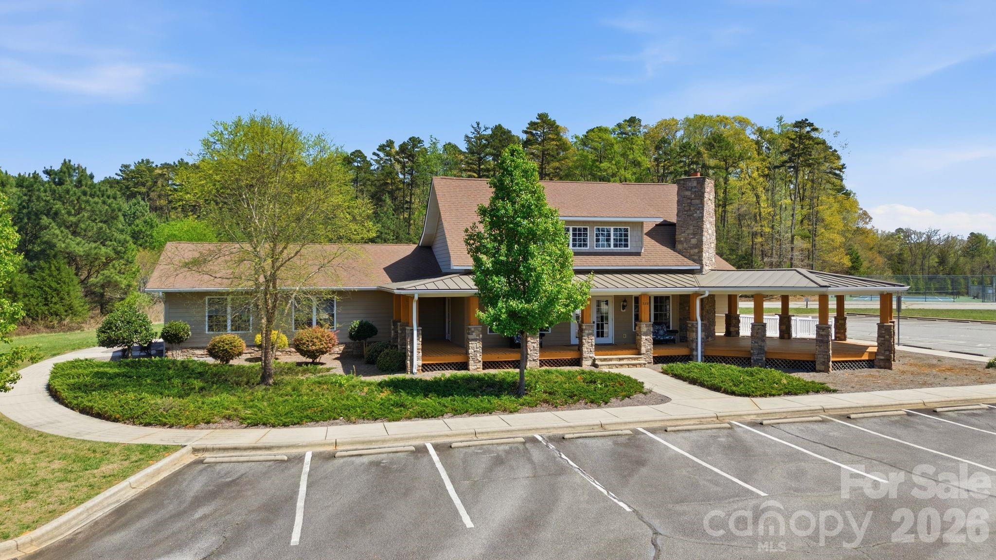 901 Sunset Pointe Drive