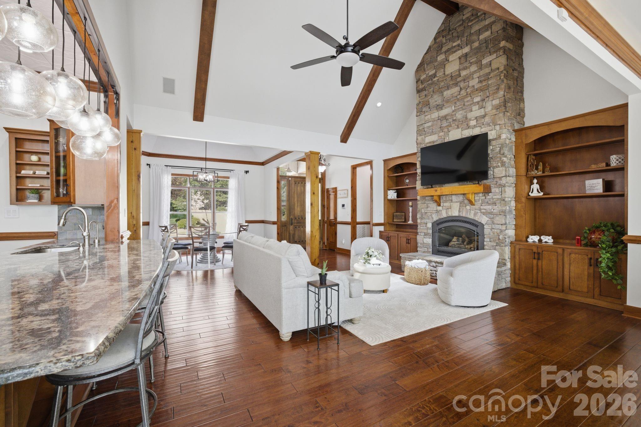 901 Sunset Pointe Drive