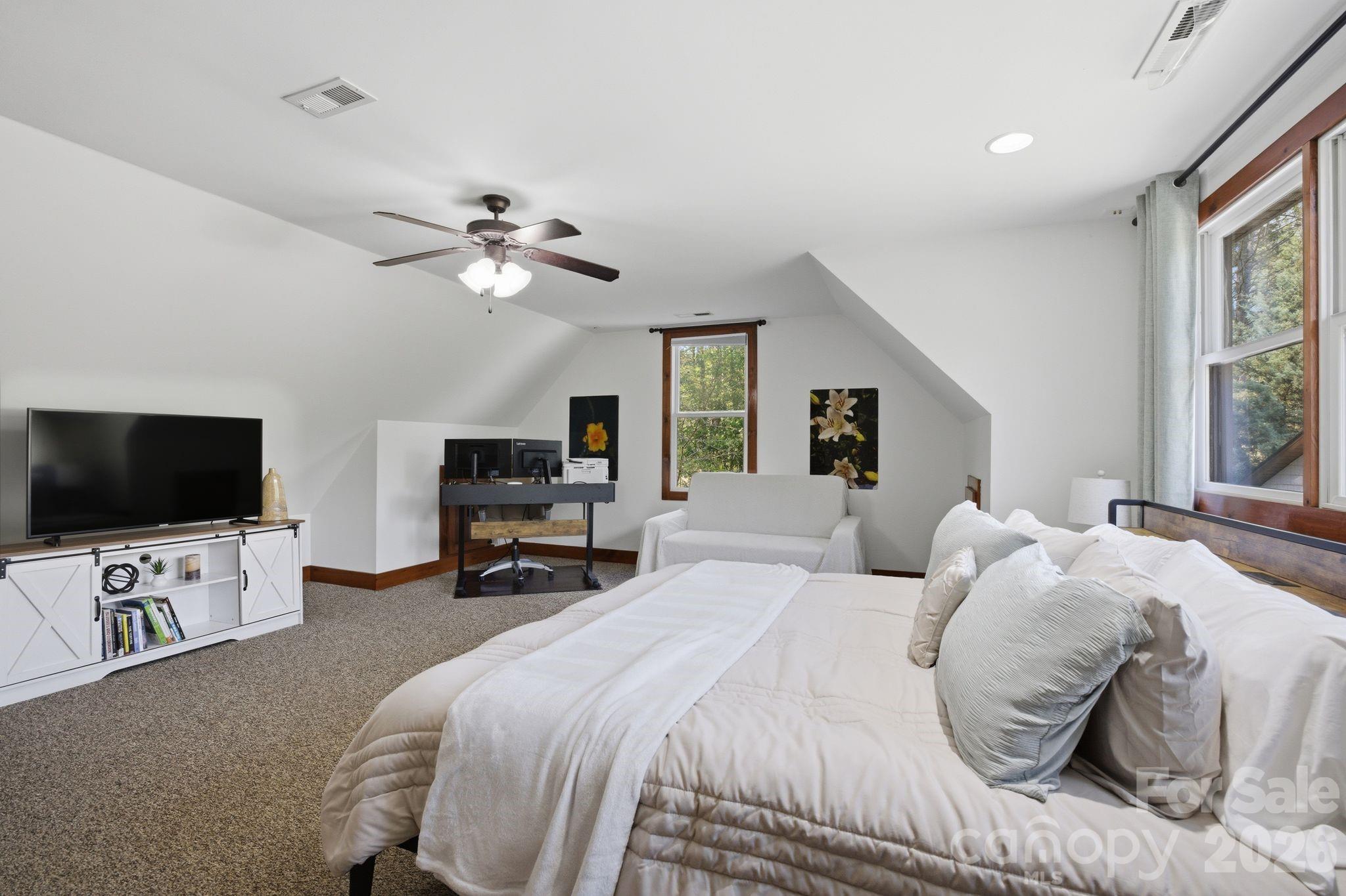 901 Sunset Pointe Drive