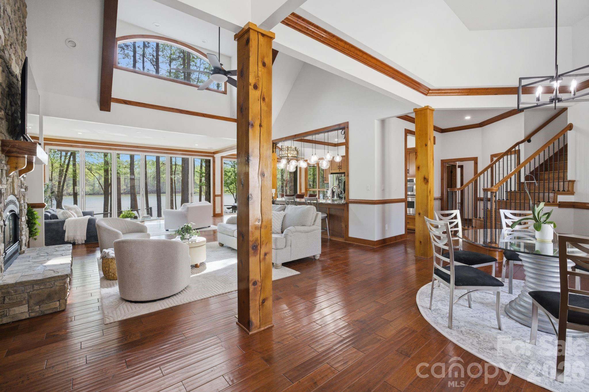 901 Sunset Pointe Drive