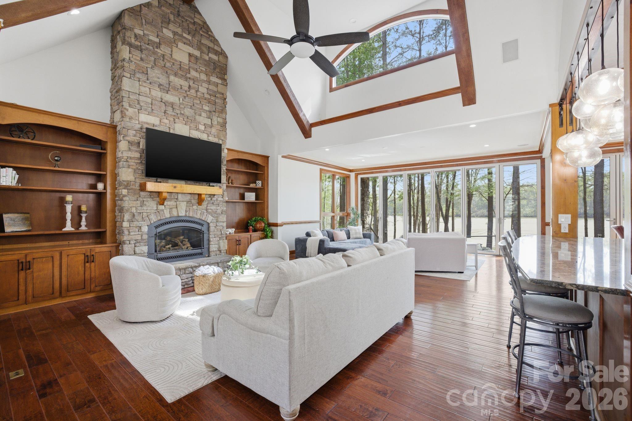 901 Sunset Pointe Drive