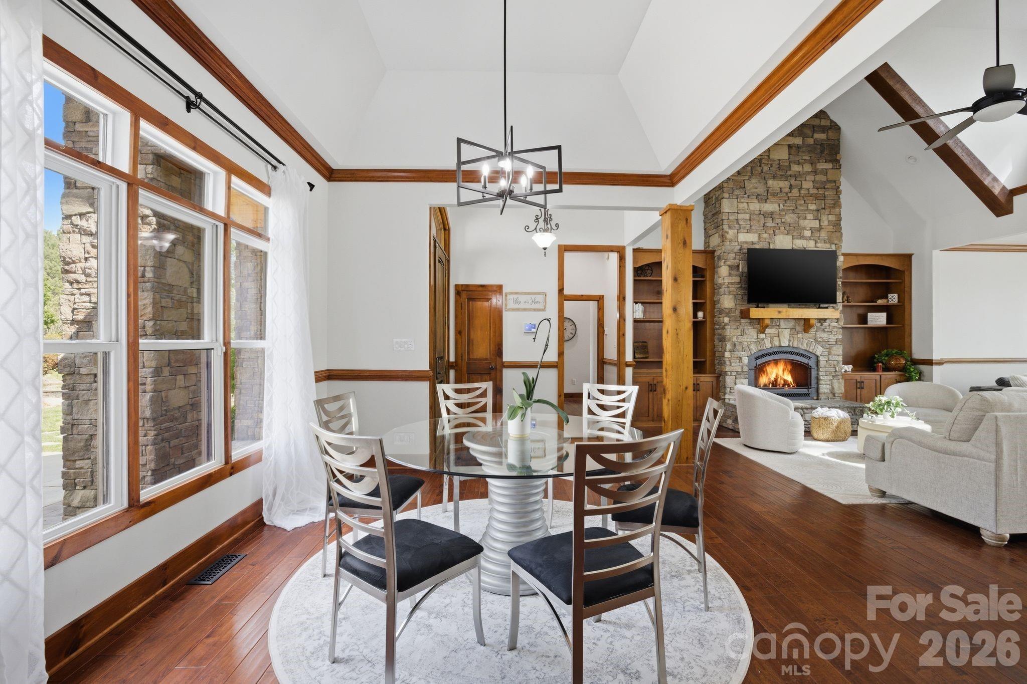 901 Sunset Pointe Drive