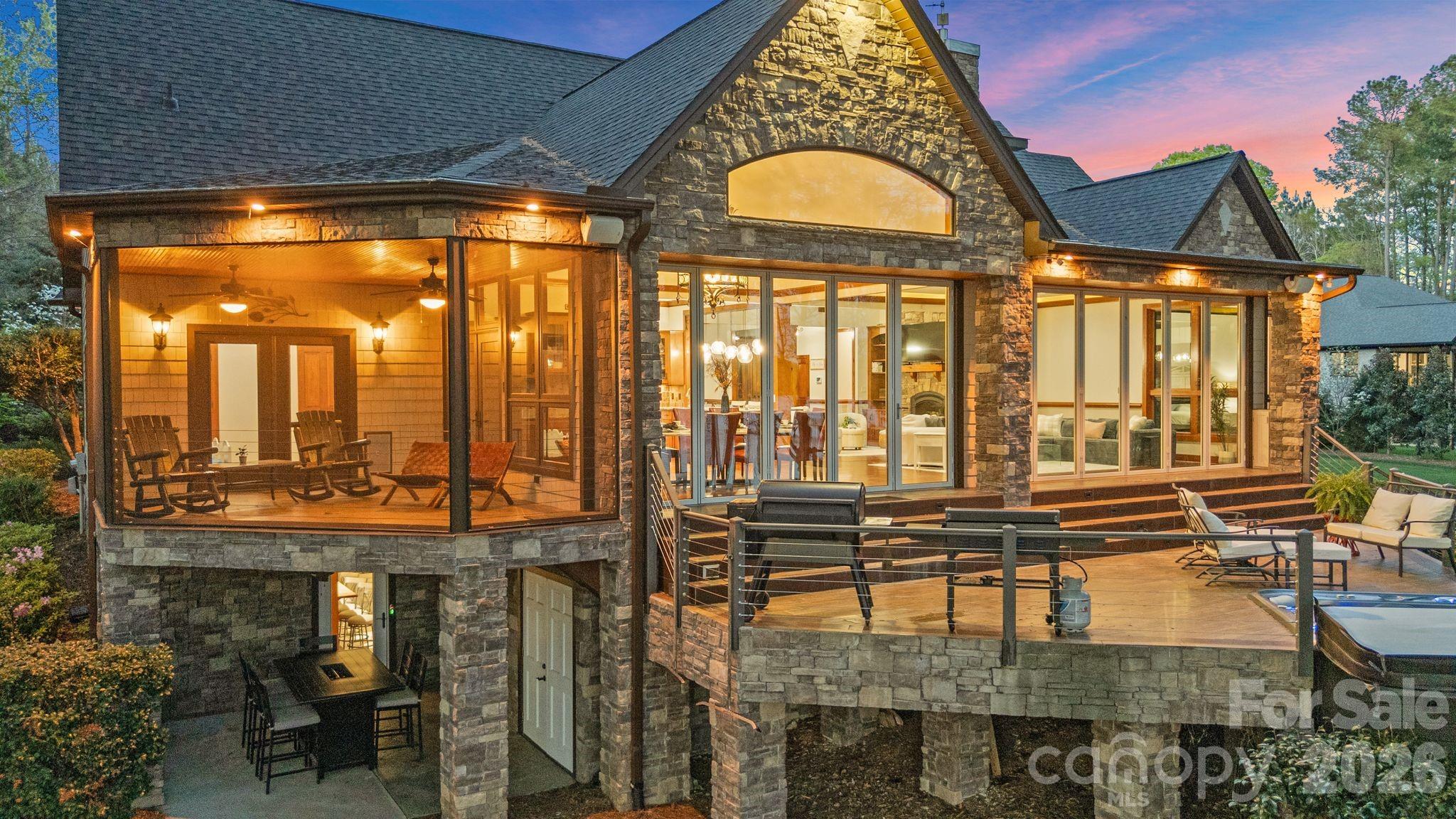 901 Sunset Pointe Drive