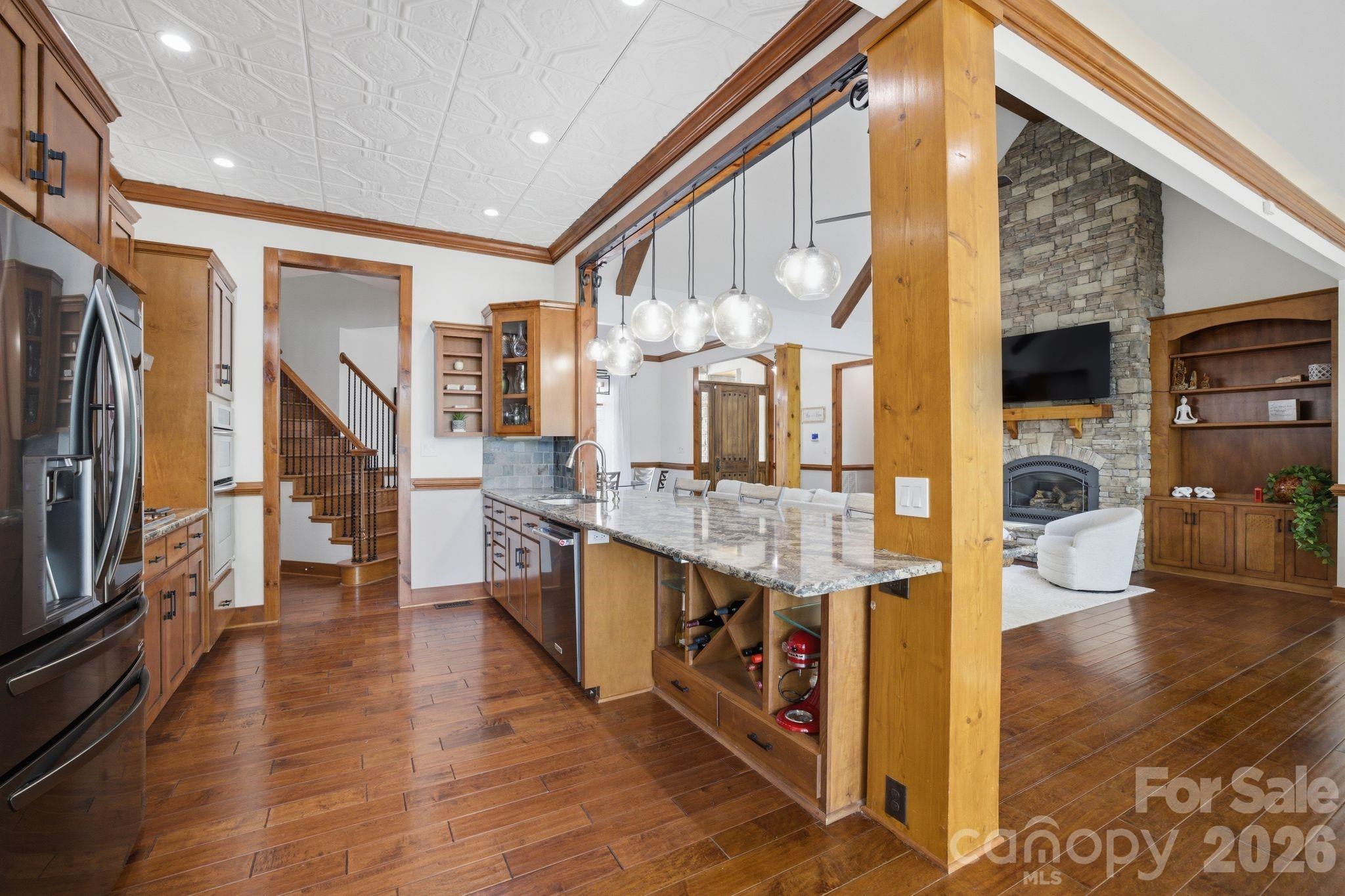901 Sunset Pointe Drive