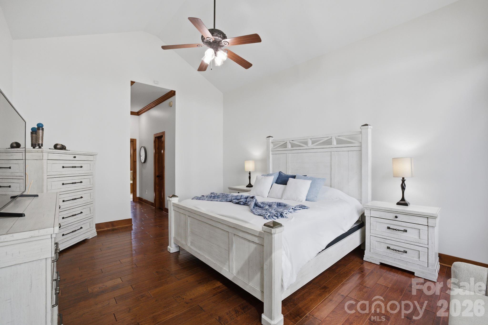 901 Sunset Pointe Drive