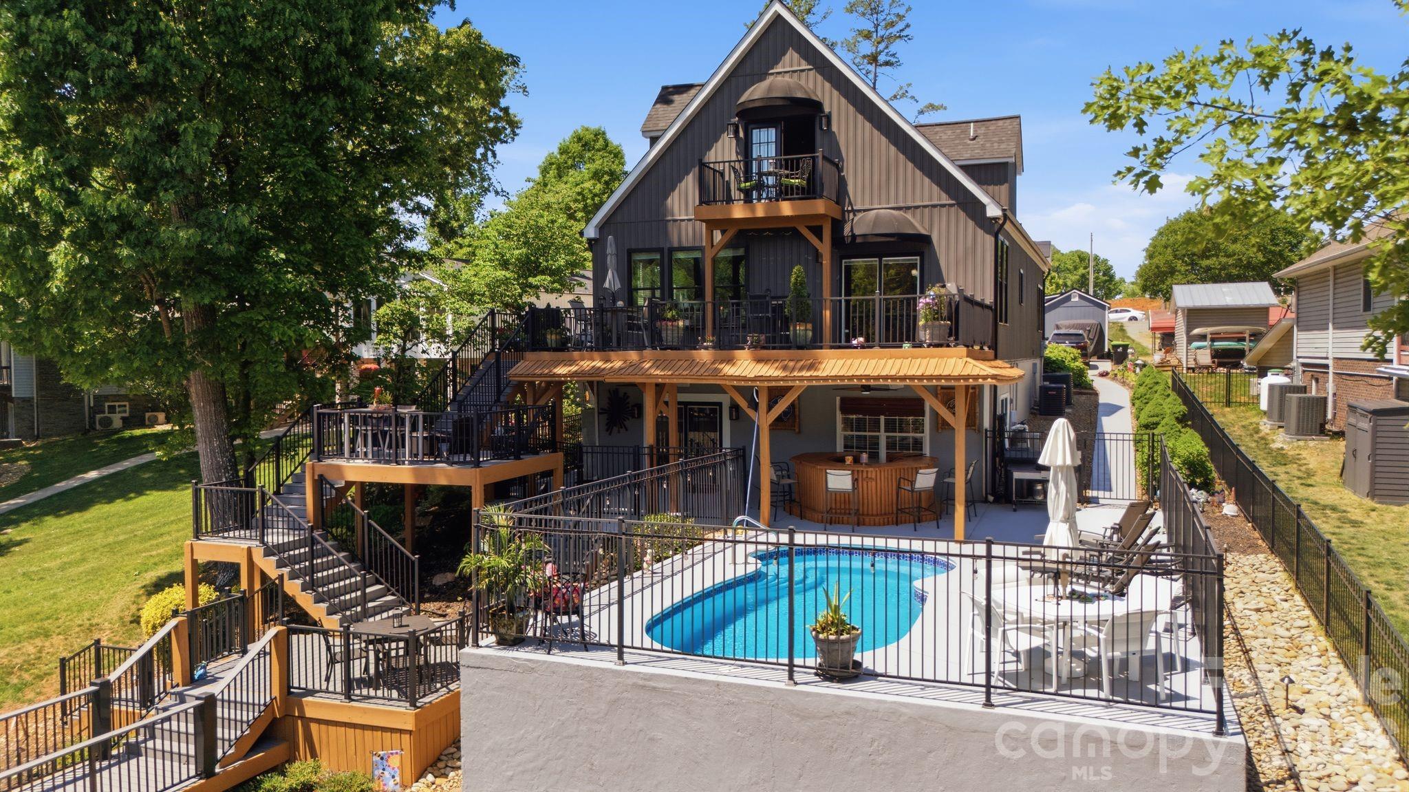 819 Hickory Point Drive