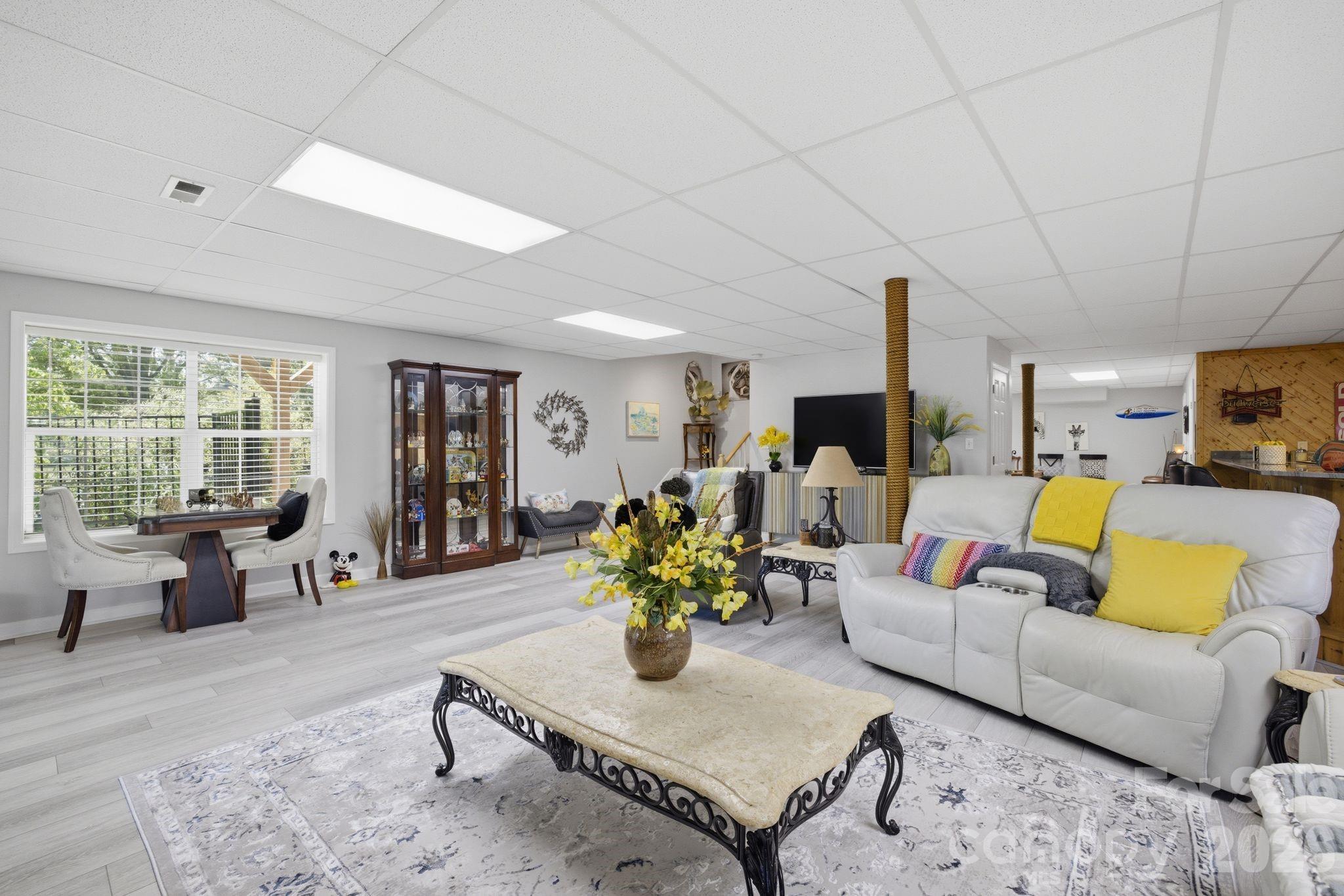 819 Hickory Point Drive