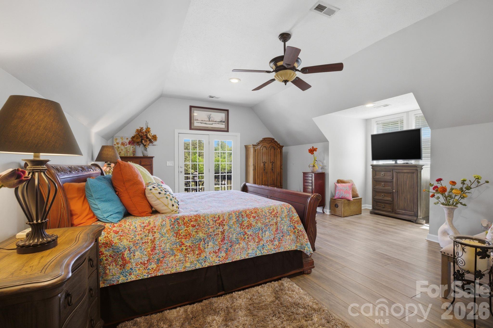 819 Hickory Point Drive