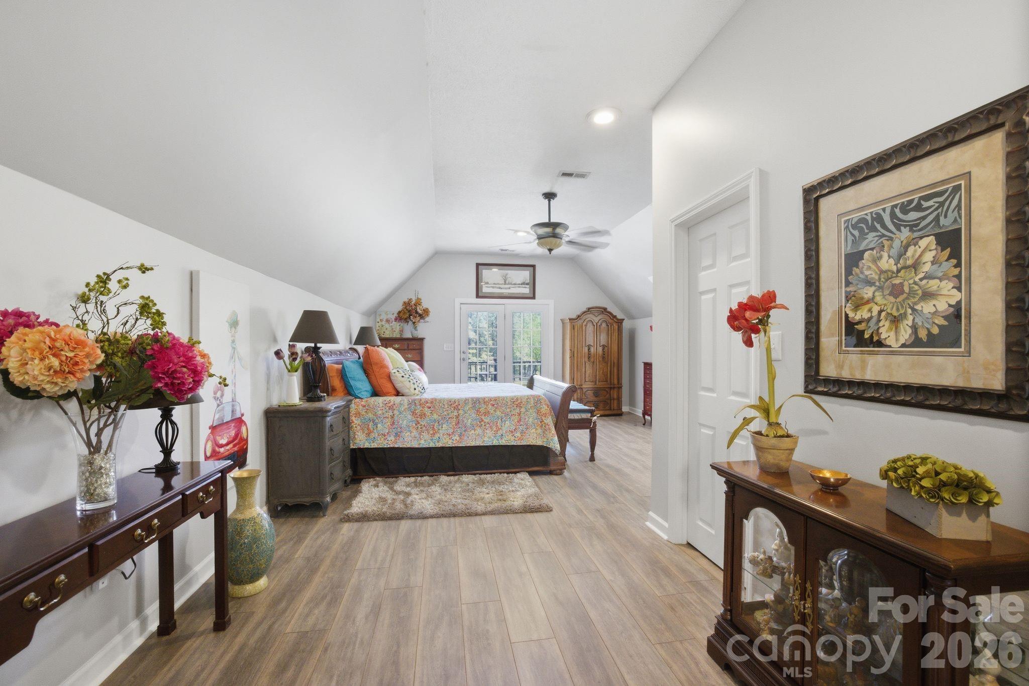 819 Hickory Point Drive