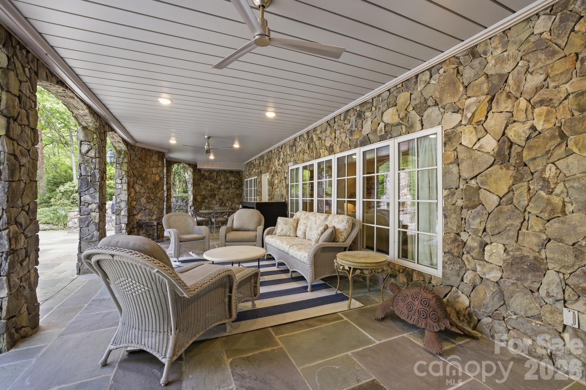 191 Porters Glen