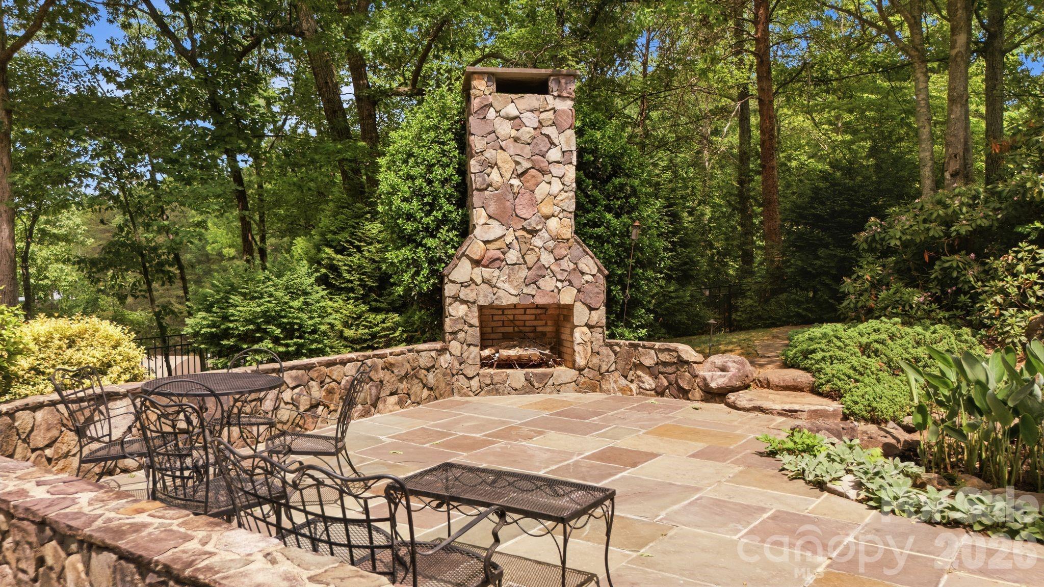 191 Porters Glen