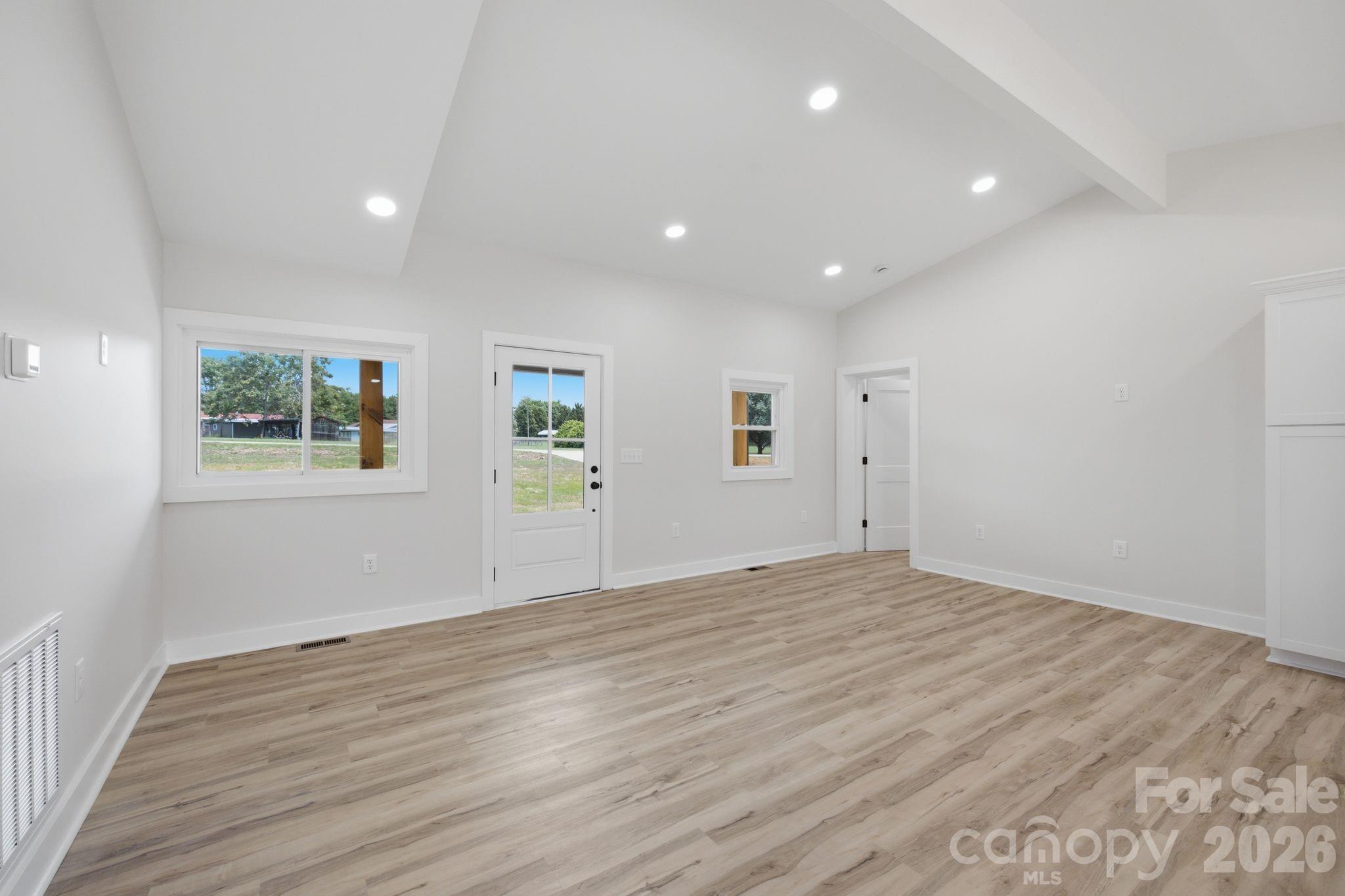 2516 Riverview Road