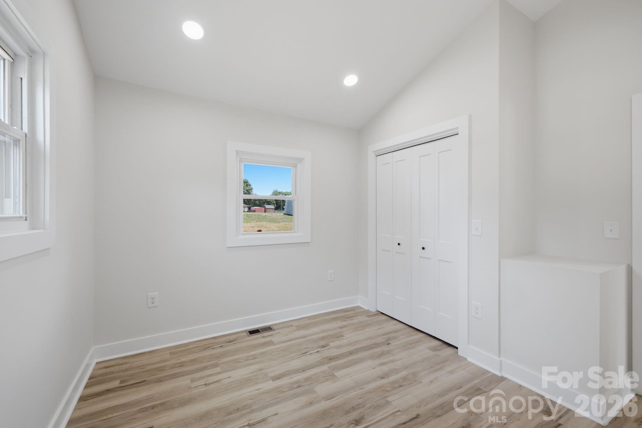 2516 Riverview Road