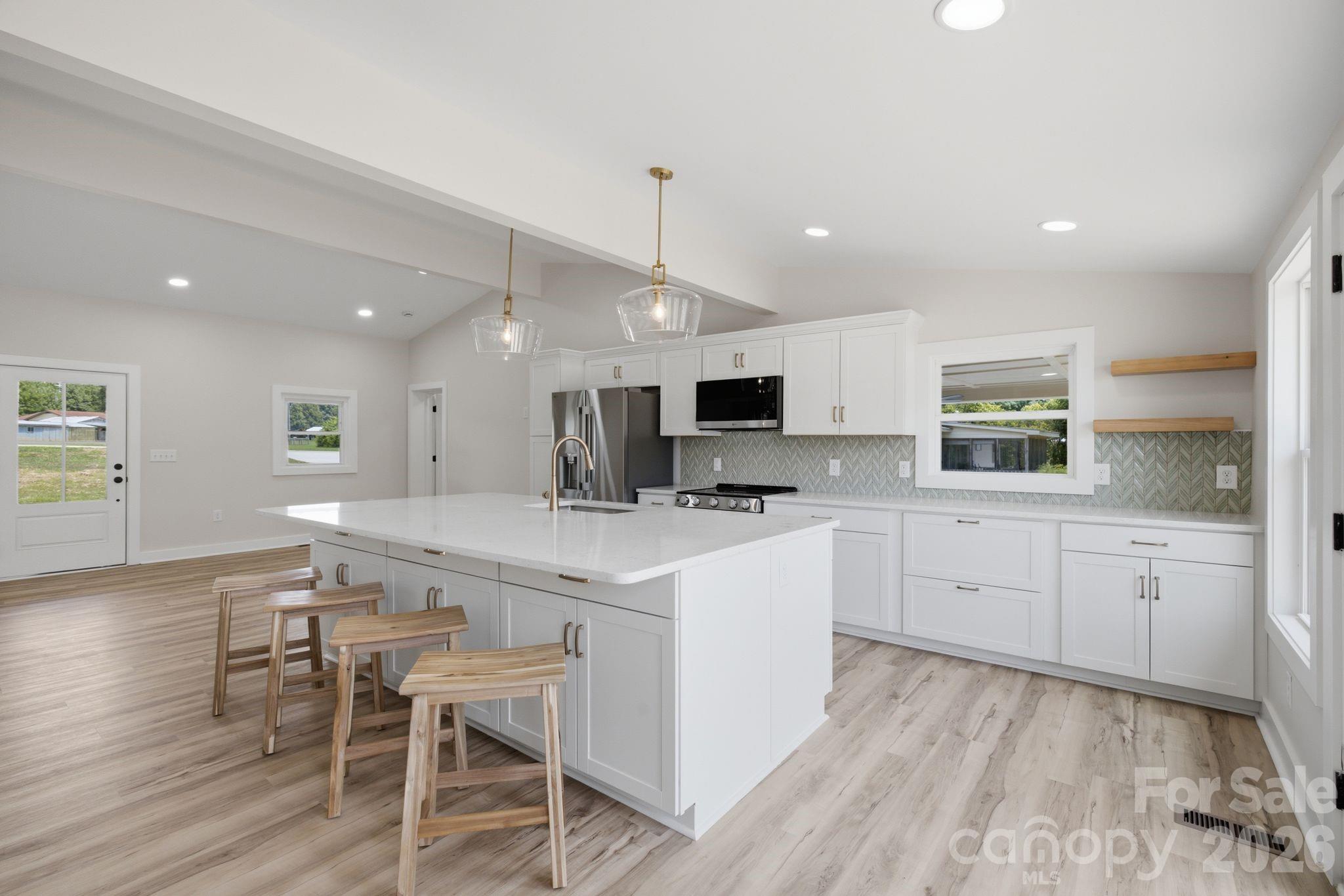 2516 Riverview Road