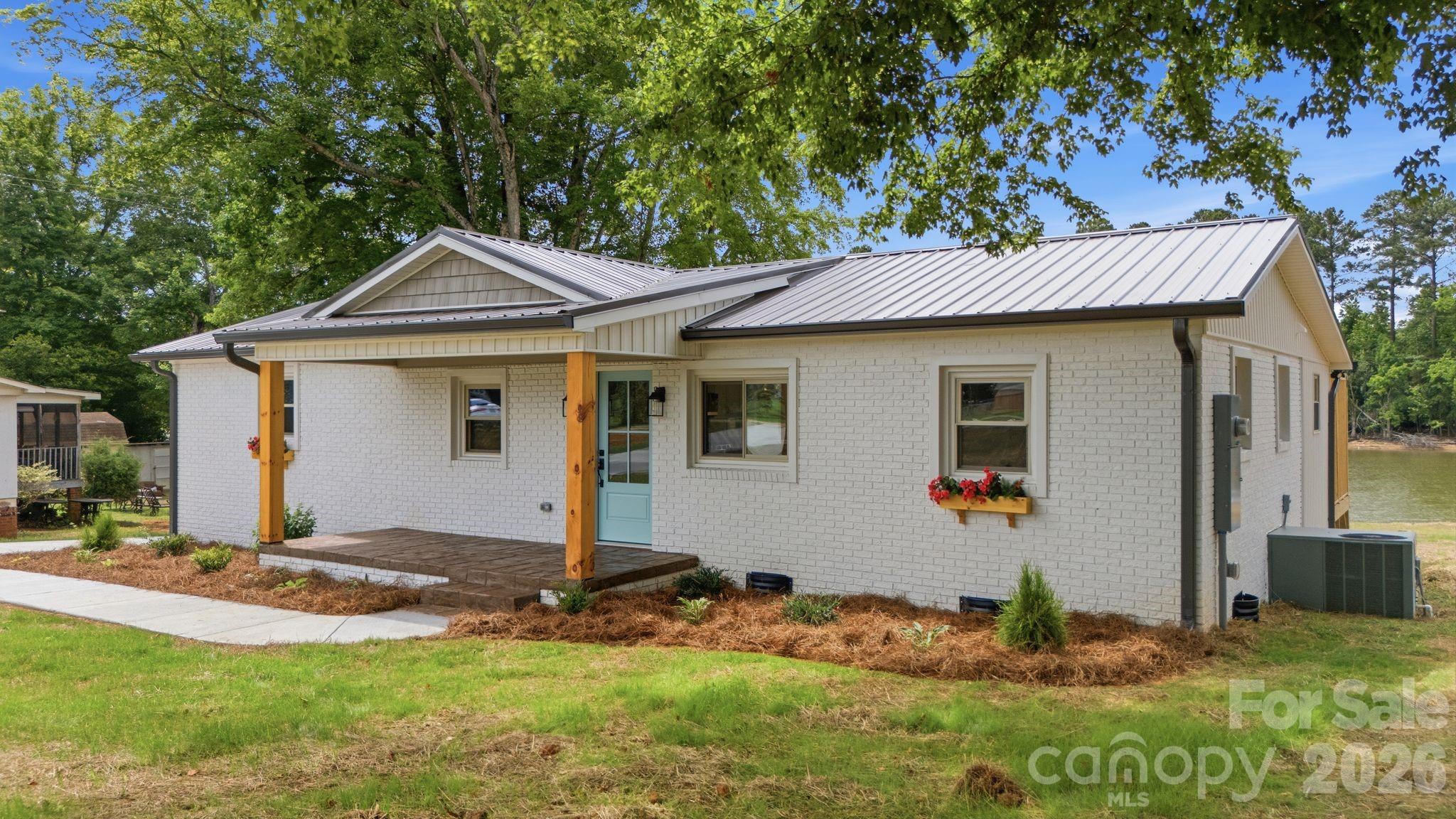2516 Riverview Road