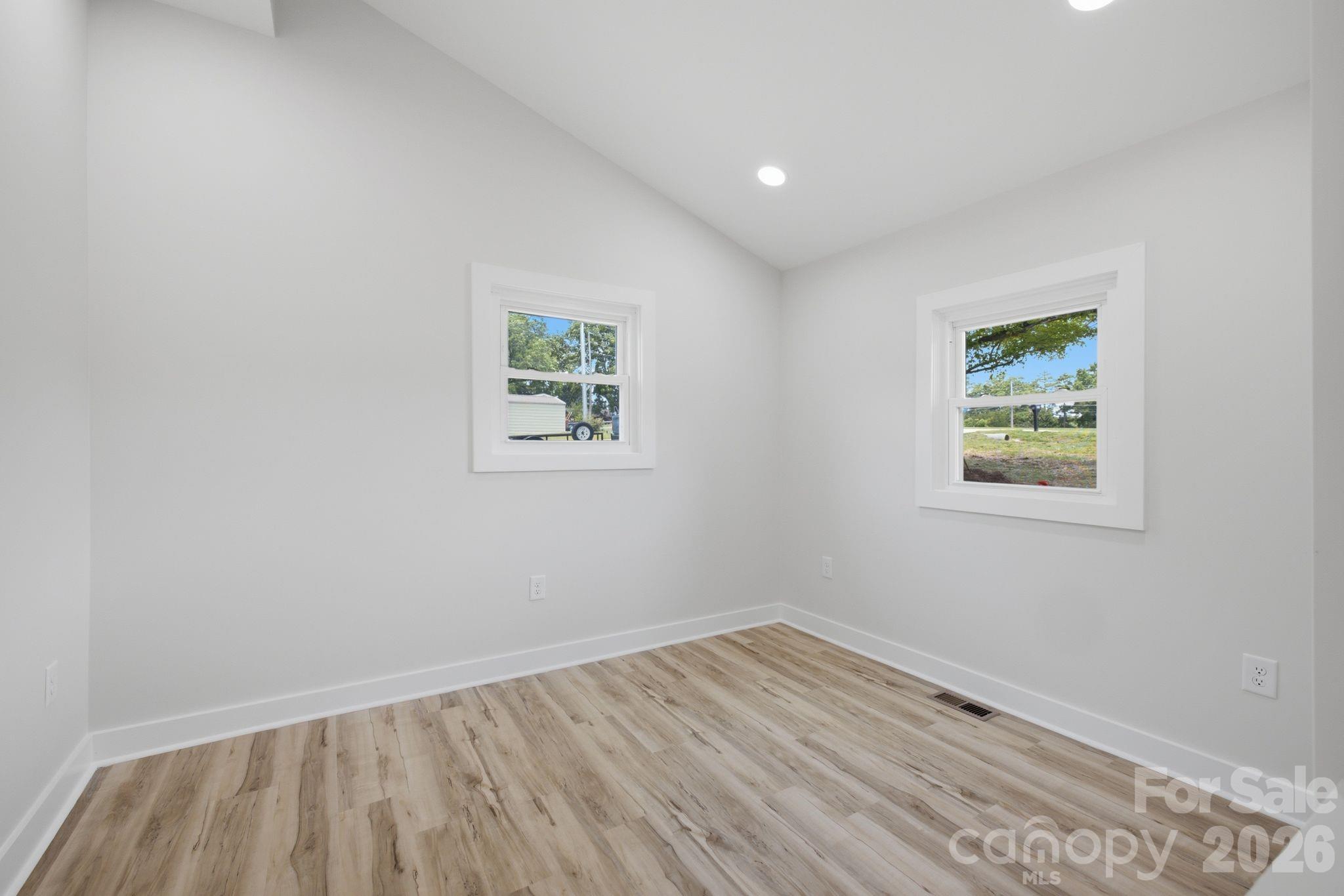 2516 Riverview Road