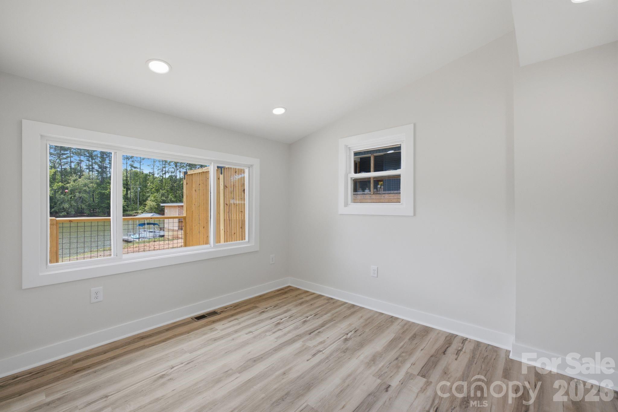 2516 Riverview Road