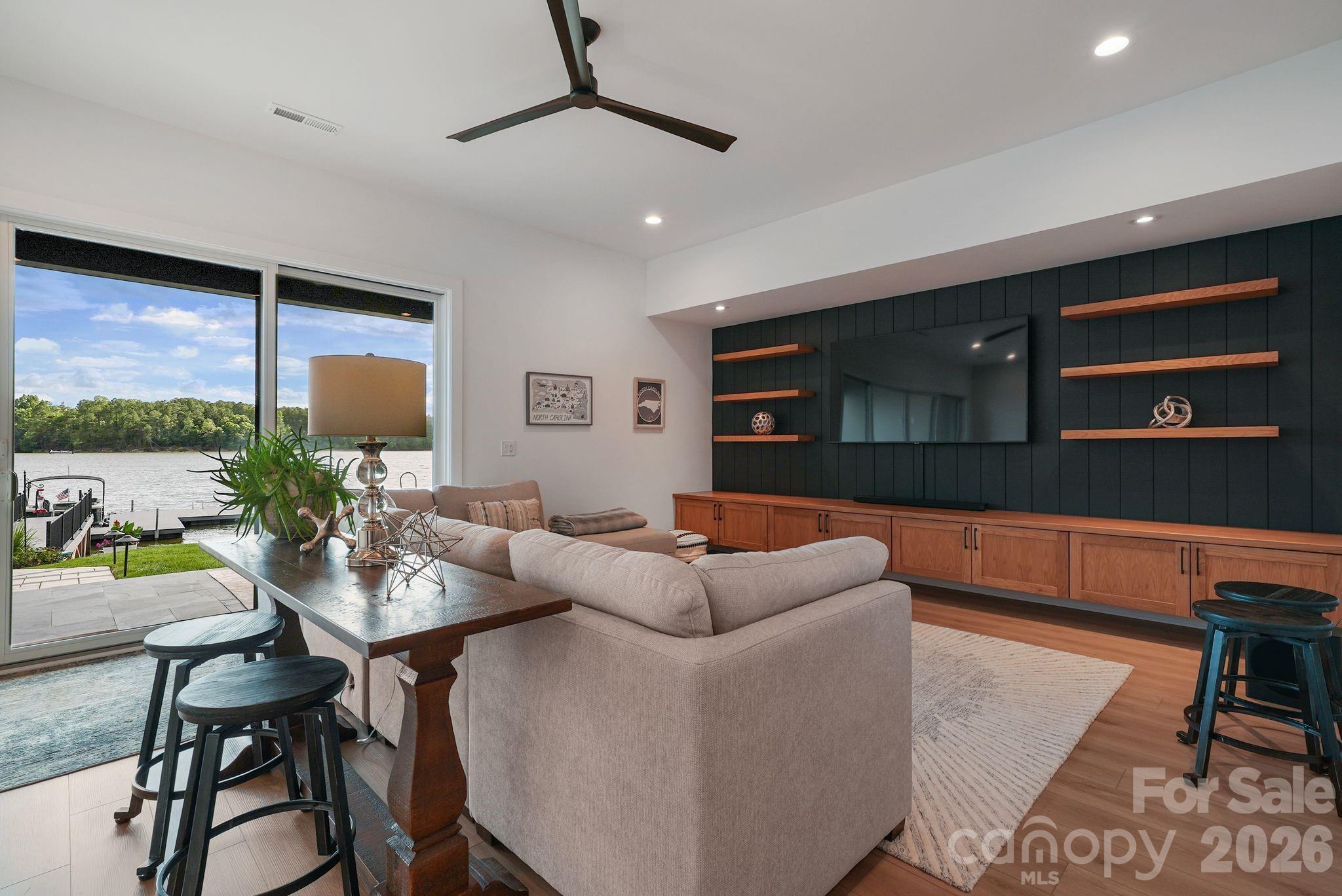 850 Mainsail Road
