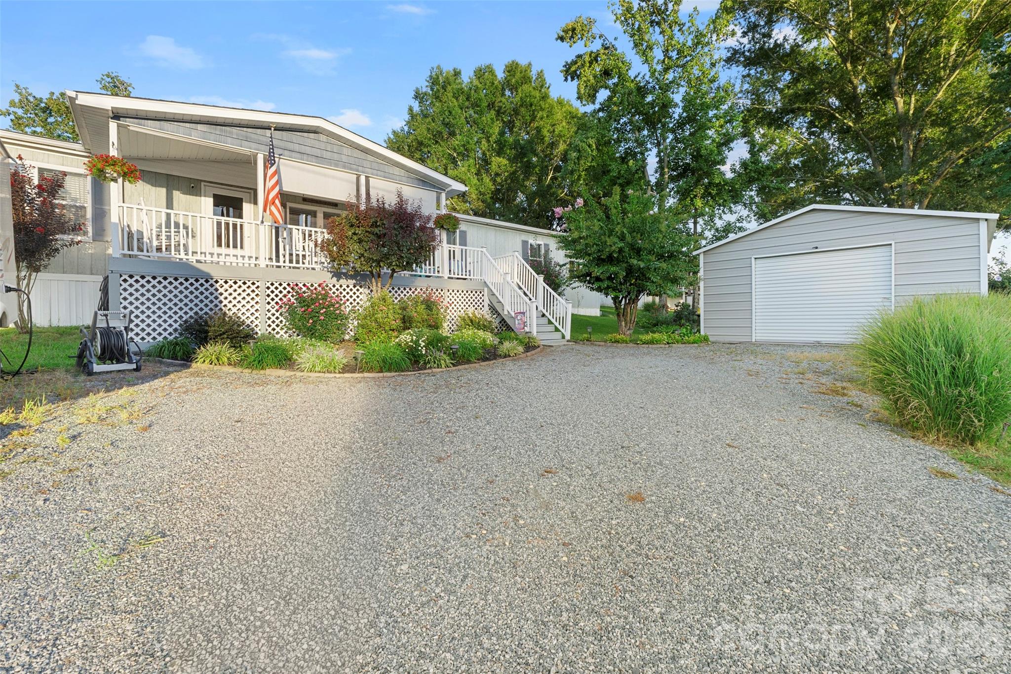 949 Riverview Road Extension