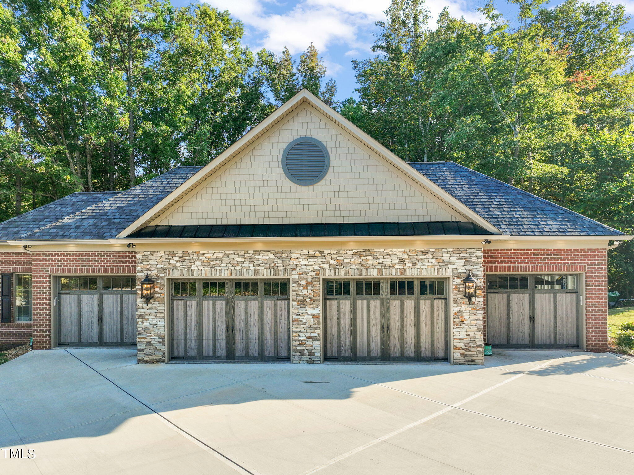 560 Overlook Lane