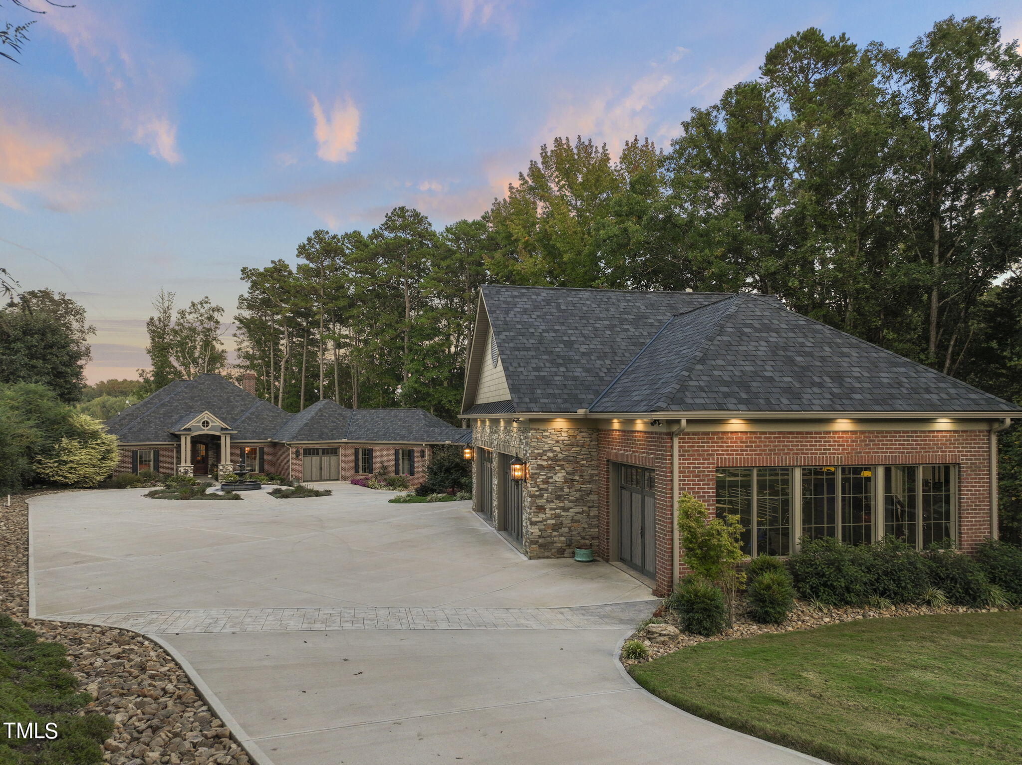 560 Overlook Lane