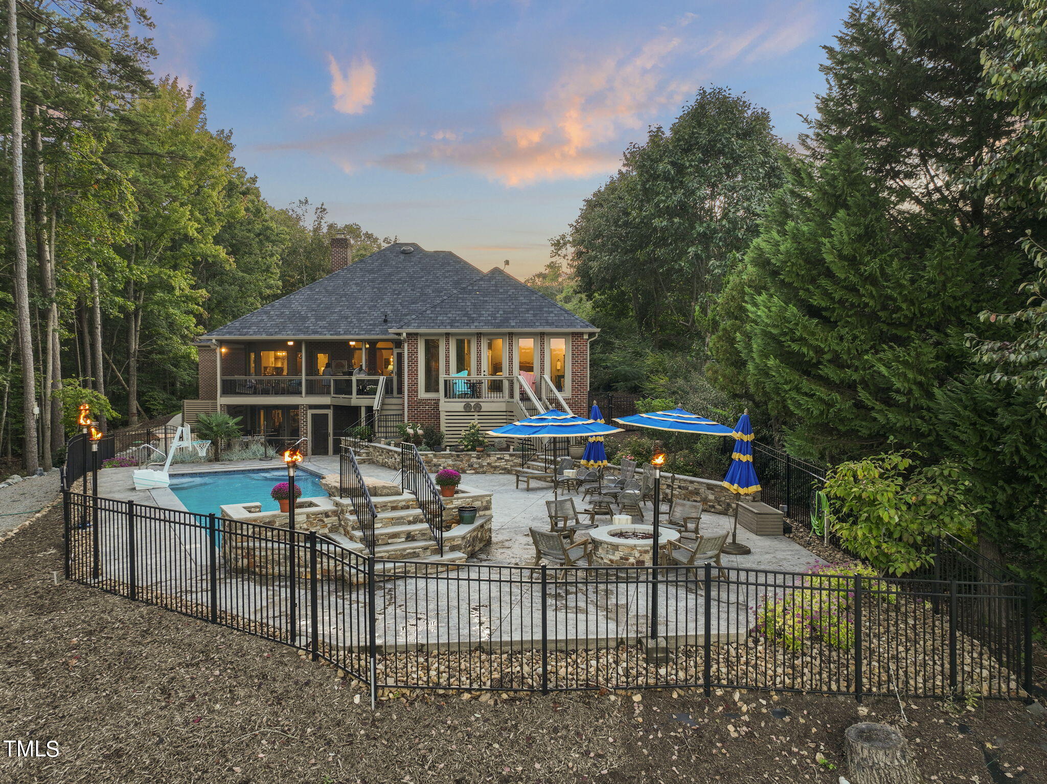 560 Overlook Lane
