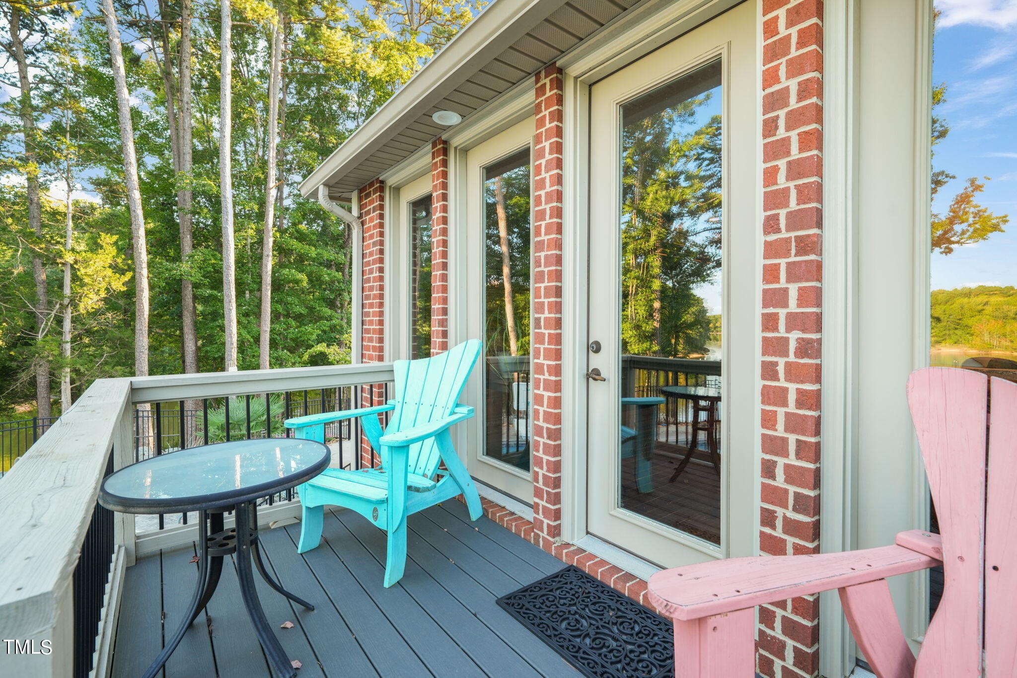 560 Overlook Lane