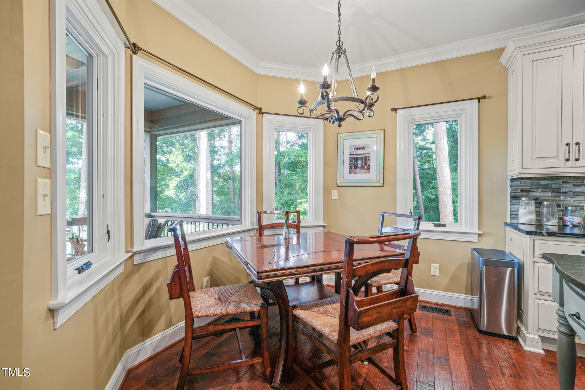 560 Overlook Lane