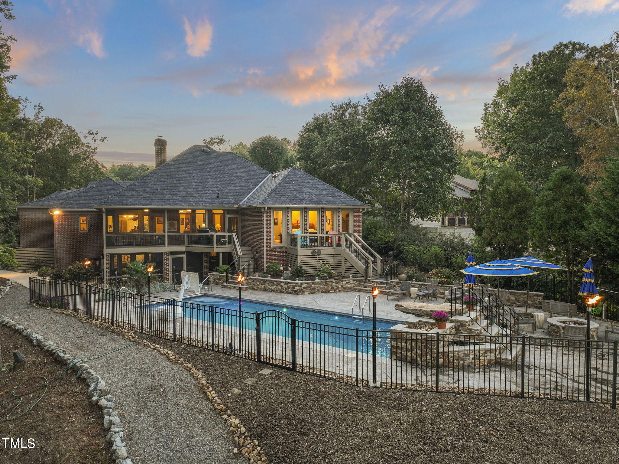 560 Overlook Lane